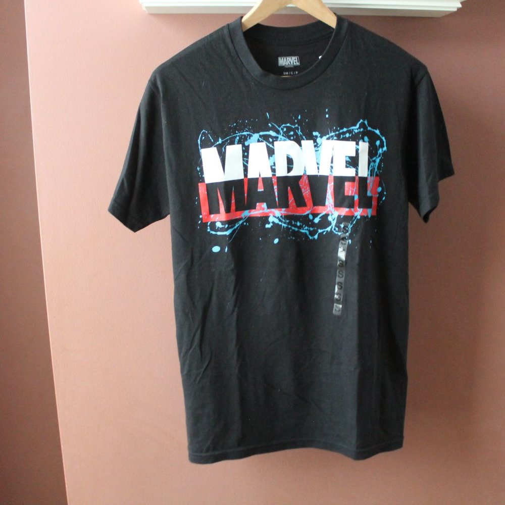 New Men’s S Marvel Splatter Logo Tee Avengers Super Hero